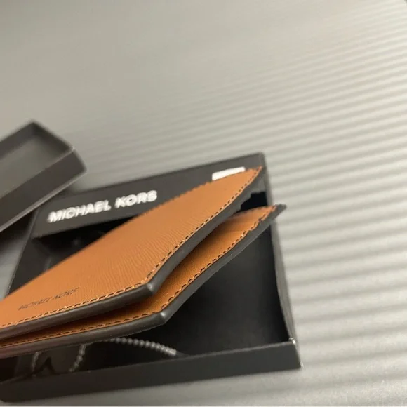 Michael Kors Andy Men’s Slim Billfold Wallet Brown NIB 6 Card Slots Luxury Gift